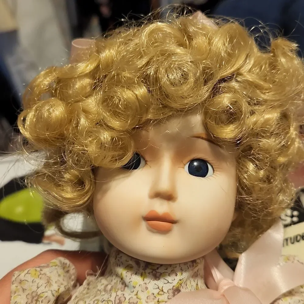 1989 Brinn's Porcelain Doll